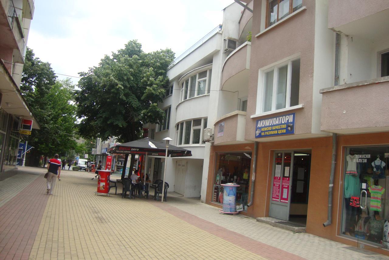 Guest Rooms Colours Kazanlak Exterior photo