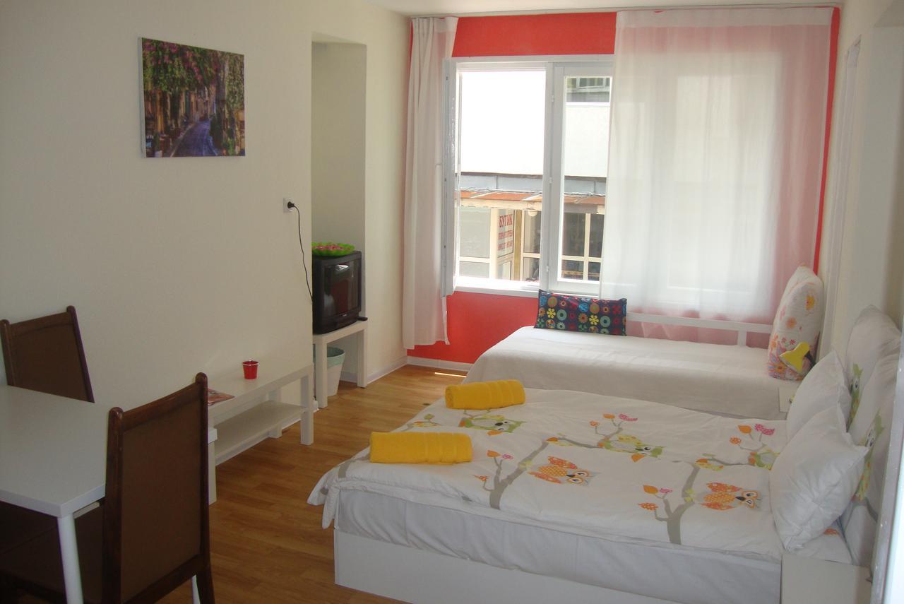 Guest Rooms Colours Kazanlak Exterior photo